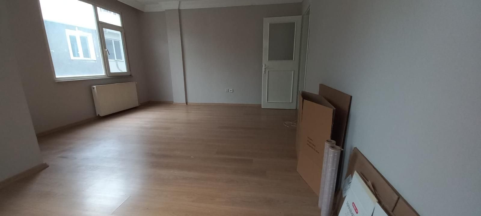 Apartment with Balcony Close to the Metro on Hilal Street Şişli kiralık daire vizyon gayrimenkul